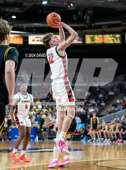 Thumbnail 3 in Hillcrest vs. Bishop Kelly (IHSAA 4A Semifinal) photogallery.
