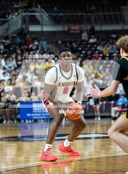 Thumbnail 1 in Hillcrest vs. Bishop Kelly (IHSAA 4A Semifinal) photogallery.