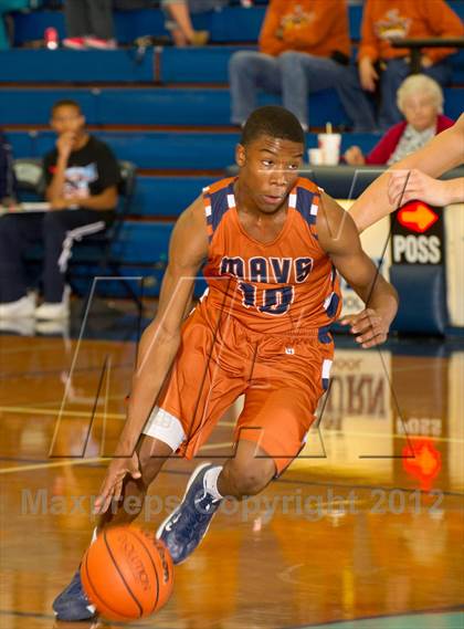 Thumbnail 2 in Klein Collins vs. Madison (McDonald's Texas Invitational) photogallery.
