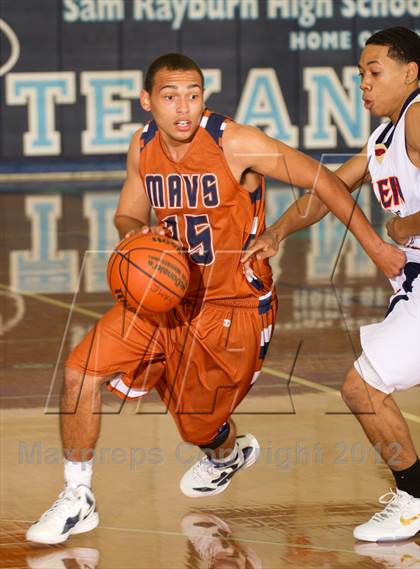 Thumbnail 1 in Klein Collins vs. Madison (McDonald's Texas Invitational) photogallery.