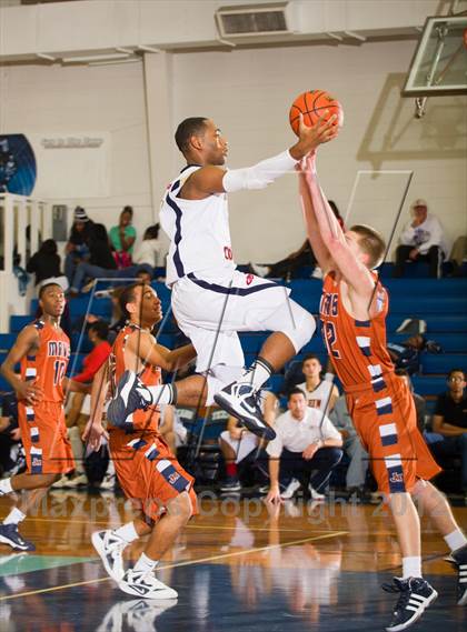 Thumbnail 1 in Klein Collins vs. Madison (McDonald's Texas Invitational) photogallery.