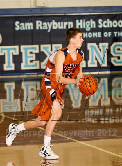 Thumbnail 2 in Klein Collins vs. Madison (McDonald's Texas Invitational) photogallery.