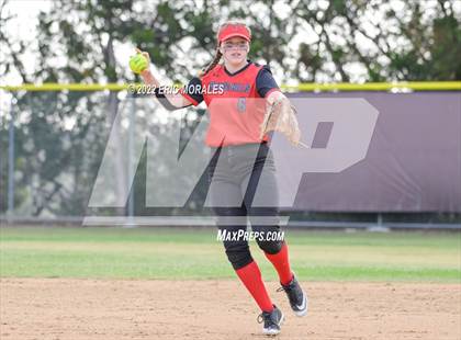 Thumbnail 2 in Clairemont @ Canyon Hills photogallery.