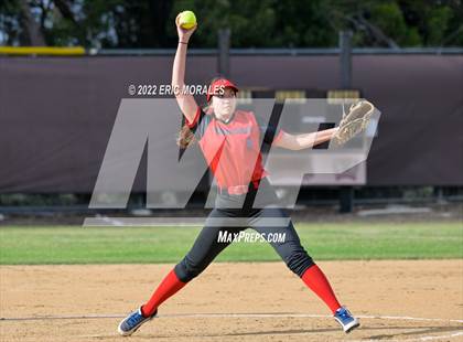 Thumbnail 3 in Clairemont @ Canyon Hills photogallery.