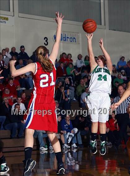 Thumbnail 2 in Southwestern vs. Triton Central photogallery.