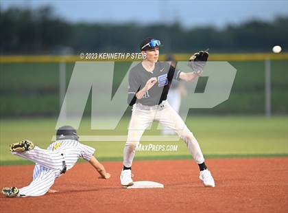 Thumbnail 1 in St. James vs. Springfield (LHSAA Division III Bi-District Playoff) photogallery.