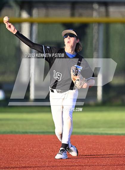 Thumbnail 1 in St. James vs. Springfield (LHSAA Division III Bi-District Playoff) photogallery.