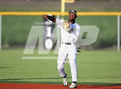 Thumbnail 3 in St. James vs. Springfield (LHSAA Division III Bi-District Playoff) photogallery.