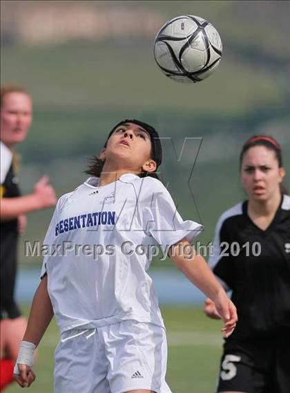 Thumbnail 2 in Presentation vs. Aragon (CIF CCS Final) photogallery.