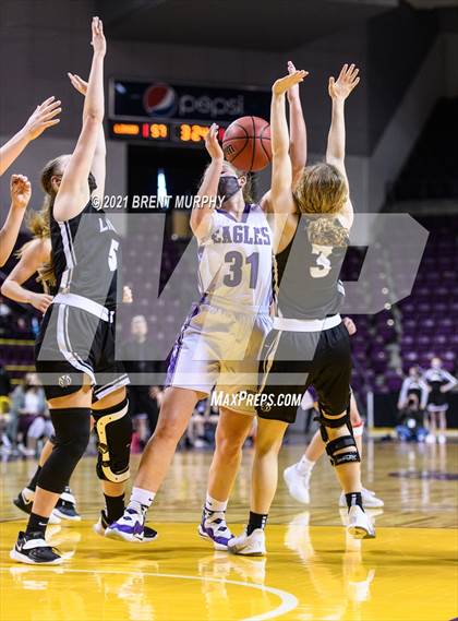 Thumbnail 1 in Limon vs. Wray (CHSAA 2A State Final) photogallery.