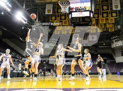 Thumbnail 3 in Limon vs. Wray (CHSAA 2A State Final) photogallery.