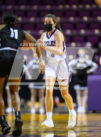 Thumbnail 3 in Limon vs. Wray (CHSAA 2A State Final) photogallery.