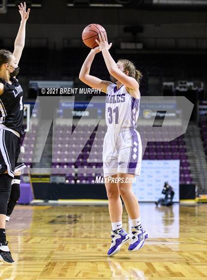 Thumbnail 2 in Limon vs. Wray (CHSAA 2A State Final) photogallery.