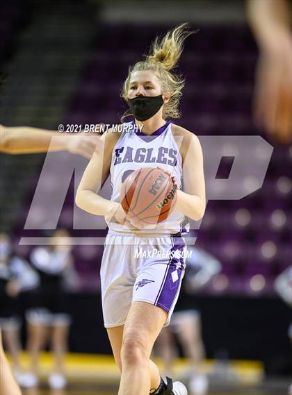 Thumbnail 1 in Limon vs. Wray (CHSAA 2A State Final) photogallery.