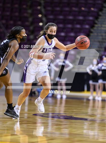 Thumbnail 1 in Limon vs. Wray (CHSAA 2A State Final) photogallery.