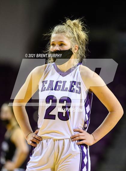 Thumbnail 3 in Limon vs. Wray (CHSAA 2A State Final) photogallery.