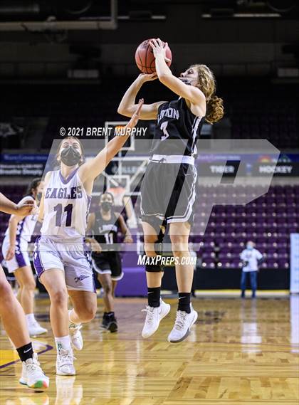 Thumbnail 3 in Limon vs. Wray (CHSAA 2A State Final) photogallery.