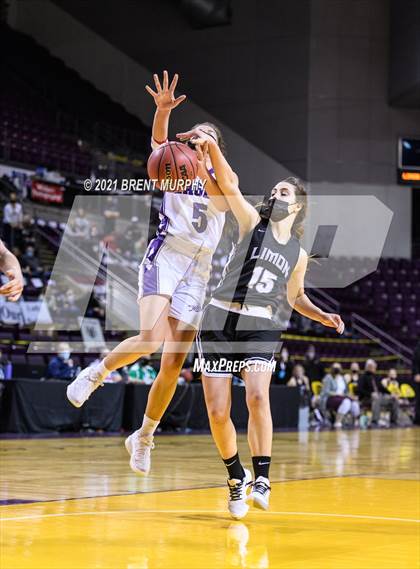 Thumbnail 2 in Limon vs. Wray (CHSAA 2A State Final) photogallery.