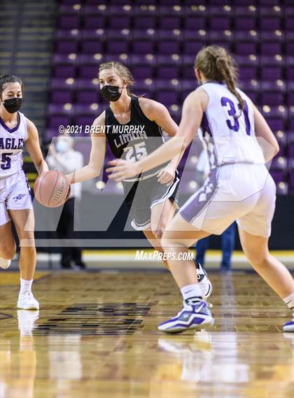 Thumbnail 2 in Limon vs. Wray (CHSAA 2A State Final) photogallery.