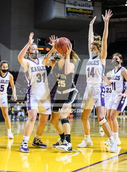 Thumbnail 3 in Limon vs. Wray (CHSAA 2A State Final) photogallery.