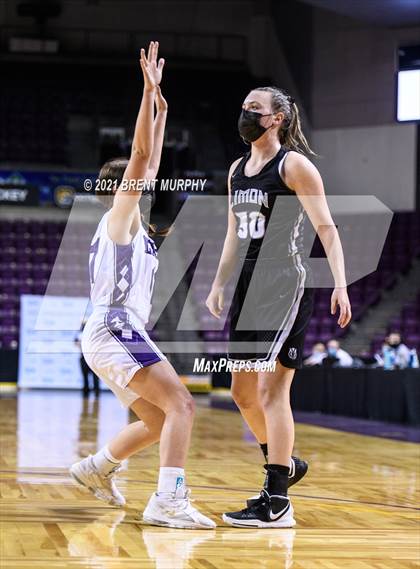 Thumbnail 1 in Limon vs. Wray (CHSAA 2A State Final) photogallery.