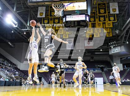 Thumbnail 1 in Limon vs. Wray (CHSAA 2A State Final) photogallery.