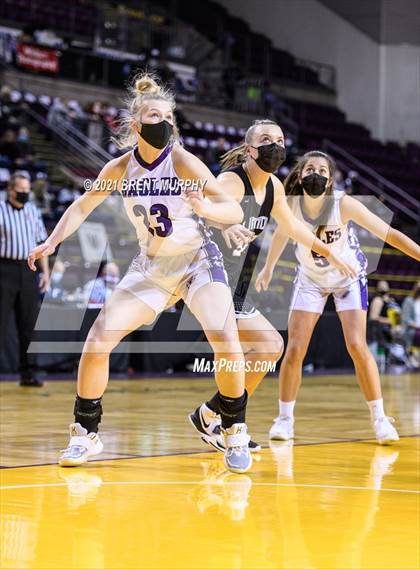 Thumbnail 3 in Limon vs. Wray (CHSAA 2A State Final) photogallery.