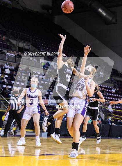 Thumbnail 1 in Limon vs. Wray (CHSAA 2A State Final) photogallery.
