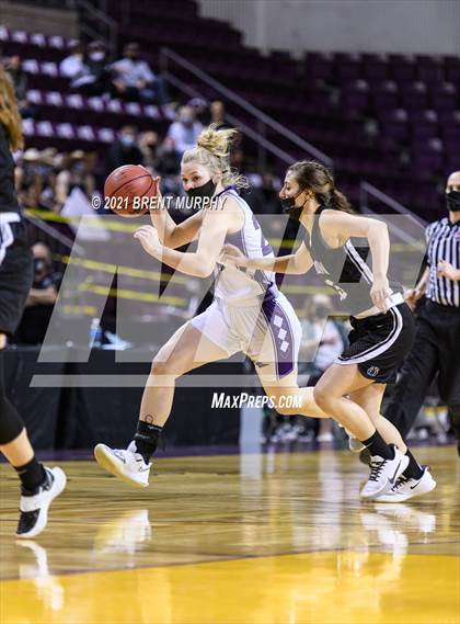 Thumbnail 1 in Limon vs. Wray (CHSAA 2A State Final) photogallery.