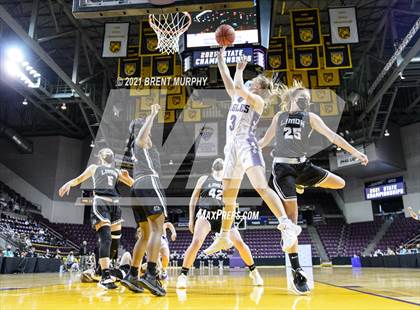 Thumbnail 3 in Limon vs. Wray (CHSAA 2A State Final) photogallery.