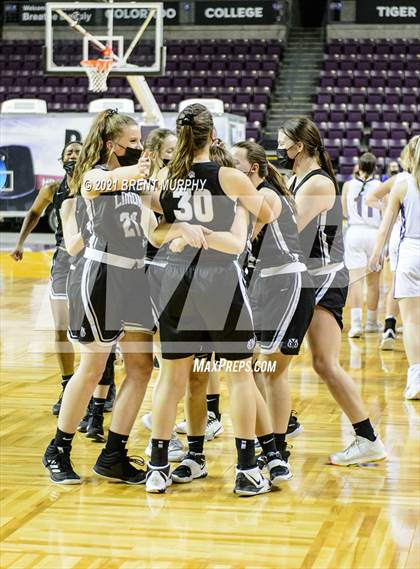 Thumbnail 3 in Limon vs. Wray (CHSAA 2A State Final) photogallery.