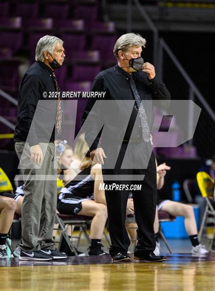 Thumbnail 1 in Limon vs. Wray (CHSAA 2A State Final) photogallery.