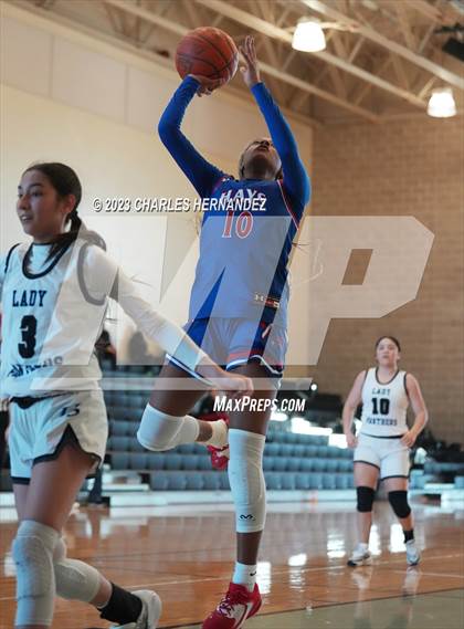 Thumbnail 2 in Hays vs. United South (Aggieland Invitational) photogallery.