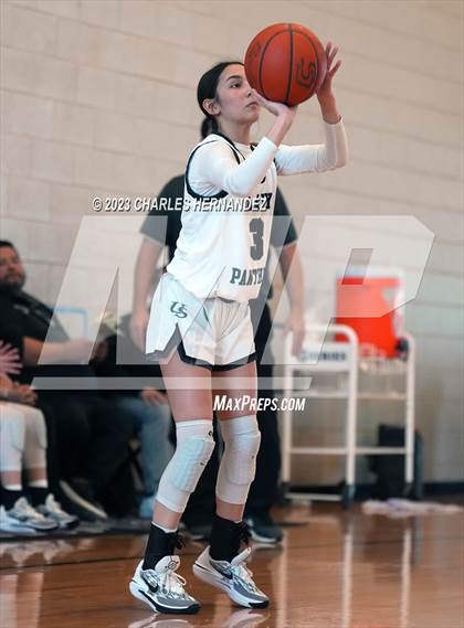 Thumbnail 3 in Hays vs. United South (Aggieland Invitational) photogallery.