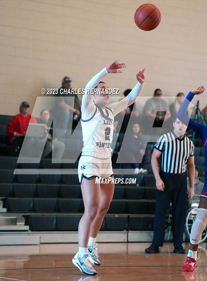 Thumbnail 2 in Hays vs. United South (Aggieland Invitational) photogallery.