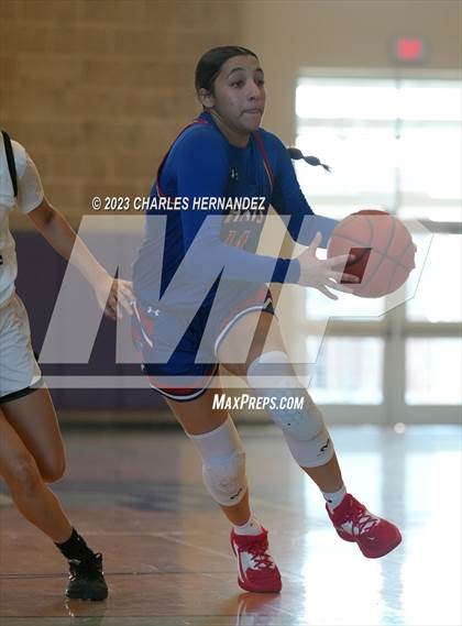 Thumbnail 2 in Hays vs. United South (Aggieland Invitational) photogallery.