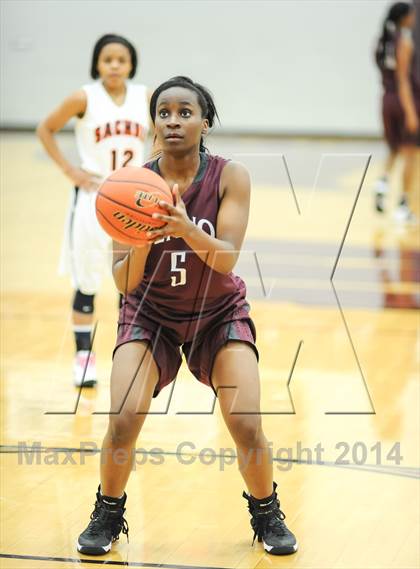 Thumbnail 3 in Plano vs Sachse (UIL 5A Area Playoff) photogallery.