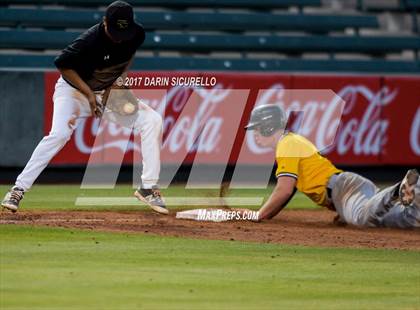 Thumbnail 1 in Salpointe Catholic vs. Marcos de Niza (AIA 4A Semifinal Playoff) photogallery.