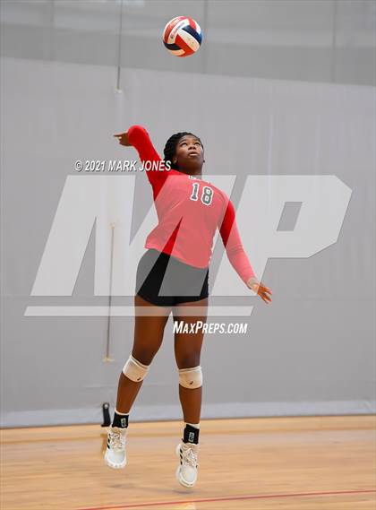 Thumbnail 1 in Horizon vs. Leon (Nike Tournament of Champions) photogallery.