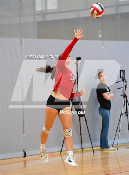 Thumbnail 3 in Horizon vs. Leon (Nike Tournament of Champions) photogallery.