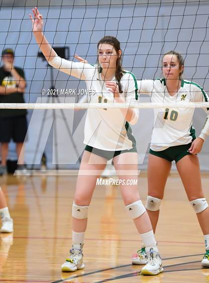Thumbnail 2 in Horizon vs. Leon (Nike Tournament of Champions) photogallery.