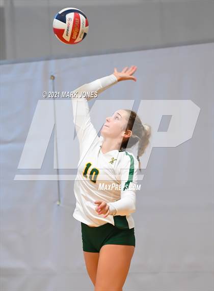 Thumbnail 1 in Horizon vs. Leon (Nike Tournament of Champions) photogallery.