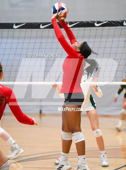 Thumbnail 3 in Horizon vs. Leon (Nike Tournament of Champions) photogallery.