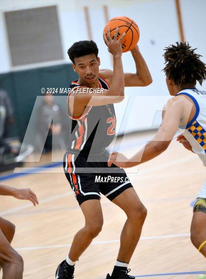 Thumbnail 3 in Mainland vs Cocoa (Mainland Christmas Shootout) photogallery.