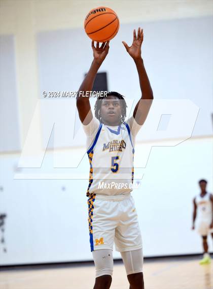 Thumbnail 3 in Mainland vs Cocoa (Mainland Christmas Shootout) photogallery.