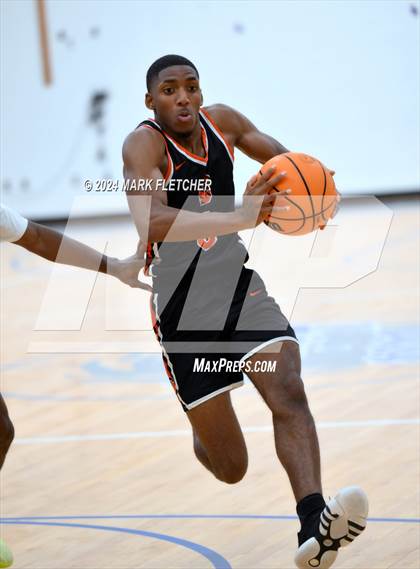 Thumbnail 2 in Mainland vs Cocoa (Mainland Christmas Shootout) photogallery.