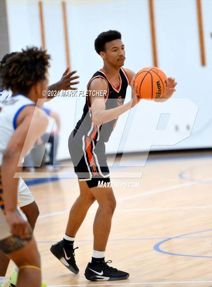 Thumbnail 2 in Mainland vs Cocoa (Mainland Christmas Shootout) photogallery.