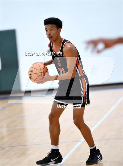 Thumbnail 2 in Mainland vs Cocoa (Mainland Christmas Shootout) photogallery.