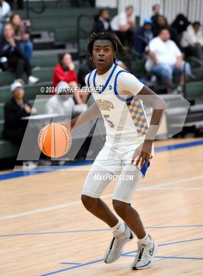 Thumbnail 3 in Mainland vs Cocoa (Mainland Christmas Shootout) photogallery.