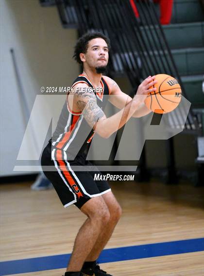 Thumbnail 1 in Mainland vs Cocoa (Mainland Christmas Shootout) photogallery.
